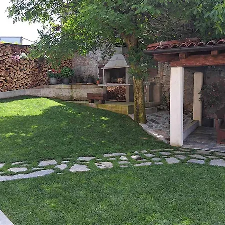 Сasa de vacaciones Cozy In With Wifi Vele Mune